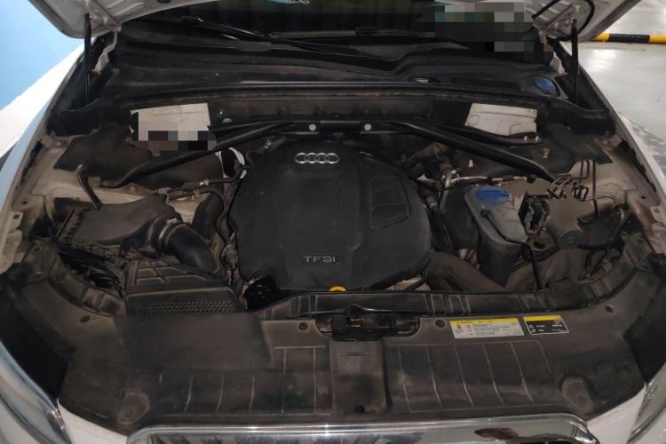 Used Audi Q5 2018 Collector's Edition 40 TFSI Technology Model Engine Bay