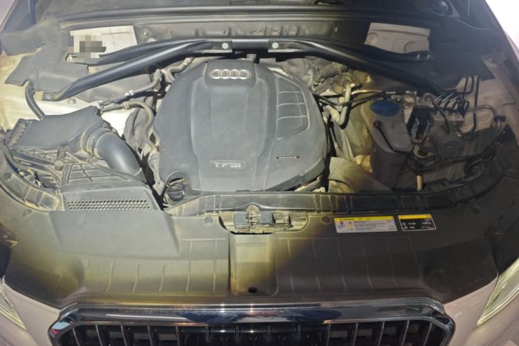 Used Audi Q5 2018 Collector's Edition 40 TFSI Technology Model Engine Bay