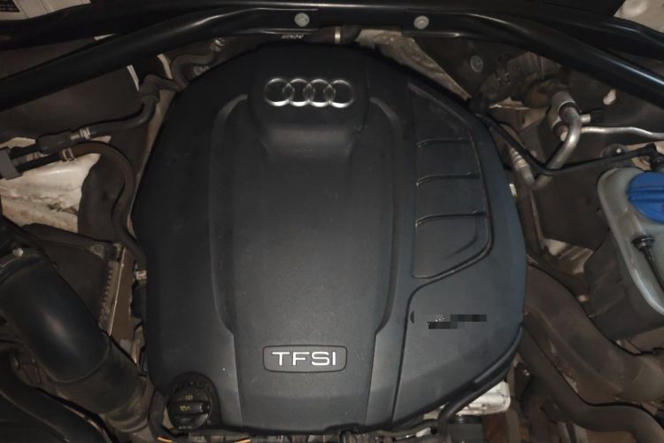 Used Audi Q5 2018 Collector's Edition 40 TFSI Technology Model Engine Bay