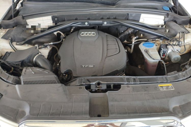Used Audi Q5 2018 Collector's Edition 40 TFSI Technology Model Engine Bay