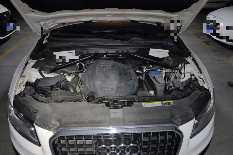 Used Audi Q5 2018 Collector's Edition 40 TFSI Technology Model Engine Bay