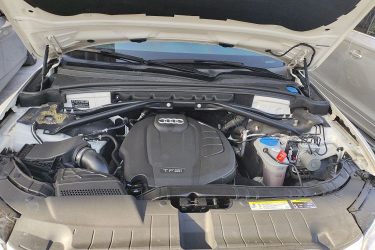 Used Audi Q5 2018 Collector's Edition 40 TFSI Technology Model Engine Bay