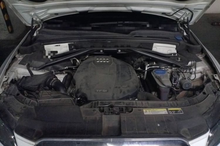 Used Audi Q5 2018 Collector's Edition 40 TFSI Technology Model Engine Bay