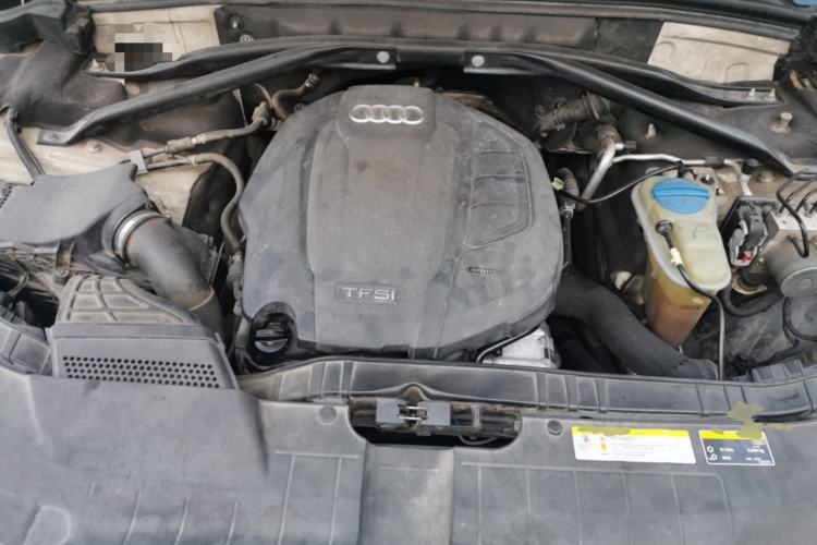 Used Audi Q5 2018 Collector's Edition 40 TFSI Ambition Model Engine Bay