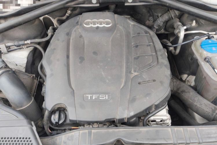 Used Audi Q5 2018 Collector's Edition 40 TFSI Technology Model Engine Bay