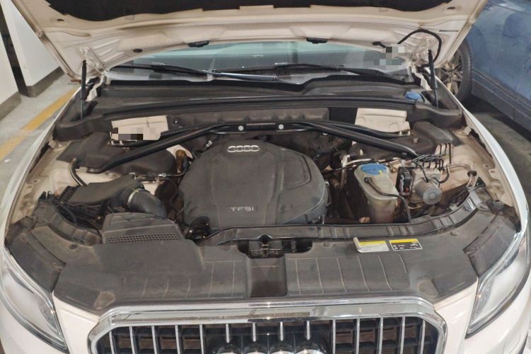 Used Audi Q5 2018 Collector's Edition 40 TFSI Technology Model Engine Bay