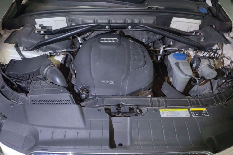 Used Audi Q5 2018 Collector's Edition 40 TFSI Technology Model Engine Bay