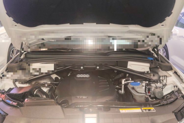Used Audi Q5 2018 Collector's Edition 40 TFSI Technology Model Engine Bay