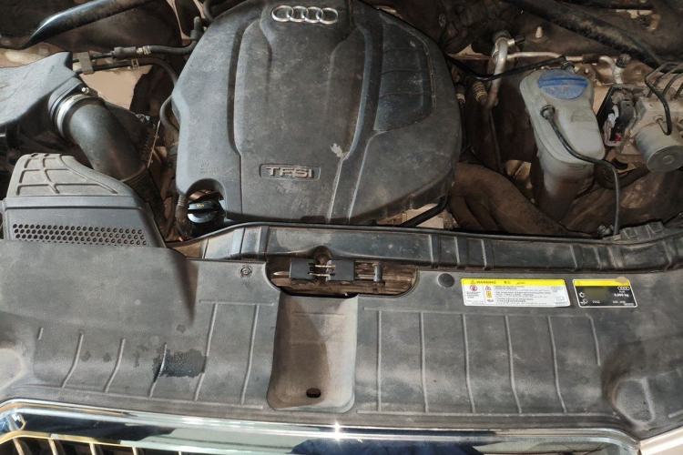 Used Audi Q5 2018 Collector's Edition 40 TFSI Technology Model Engine Bay