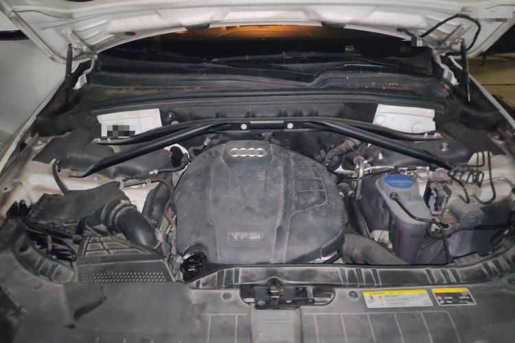 Used Audi Q5 2018 Collector's Edition 40 TFSI Technology Model Engine Bay