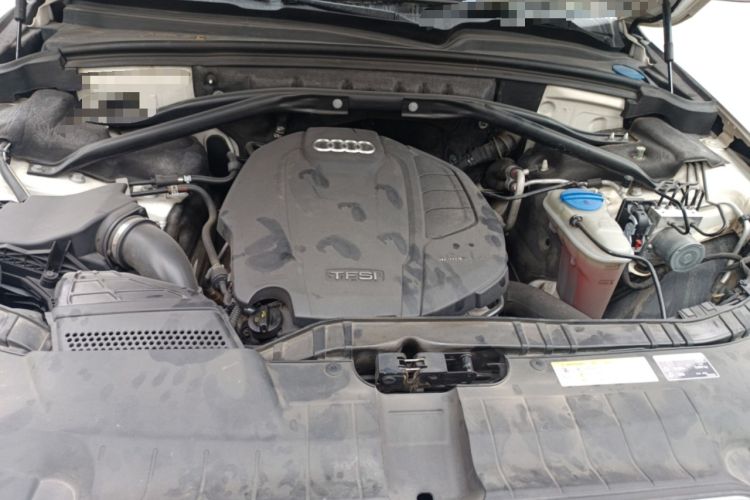Used Audi Q5 2018 Collector's Edition 40 TFSI Technology Model Engine Bay