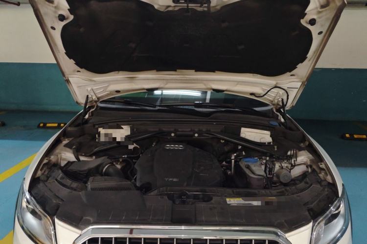 Used Audi Q5 2018 Collector's Edition 40 TFSI Technology Model Engine Bay