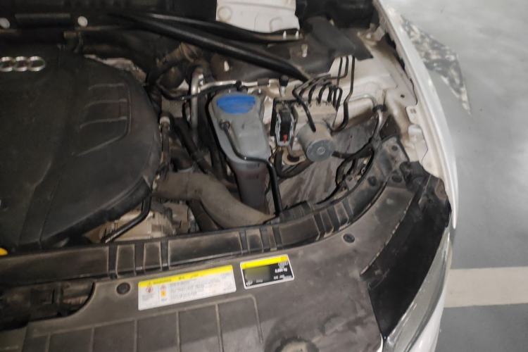 Used Audi Q5 2018 Collector's Edition 40 TFSI Technology Model Engine Bay Left