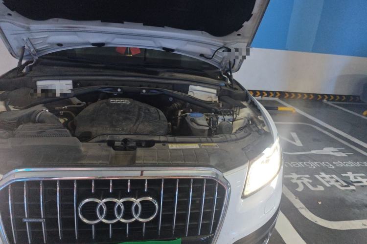 Used Audi Q5 2018 Collector's Edition 40 TFSI Technology Model Engine Bay Left