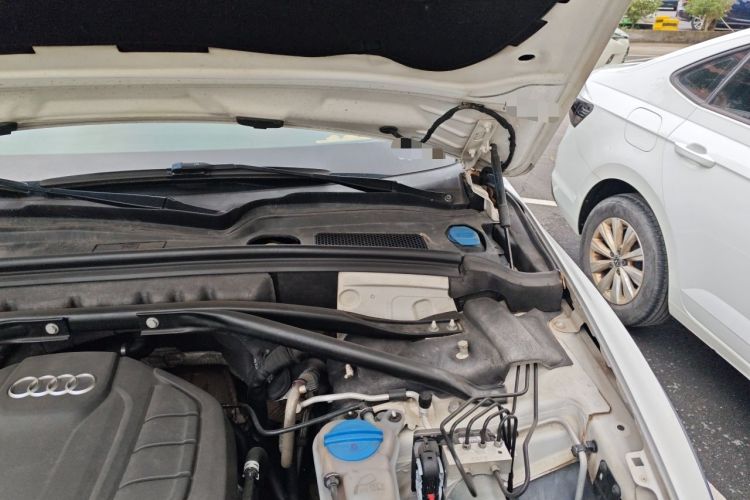 Used Audi Q5 2018 Collector's Edition 40 TFSI Technology Model Engine Bay Left