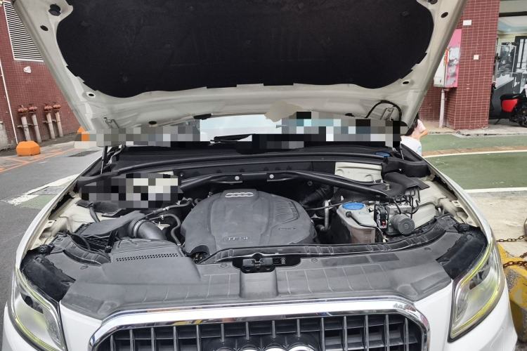 Used Audi Q5 2018 Collector's Edition 40 TFSI Technology Model Engine Bay