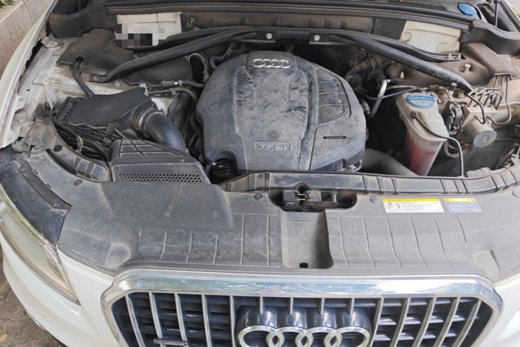 Used Audi Q5 2018 Collector's Edition 40 TFSI Technology Model Engine Bay