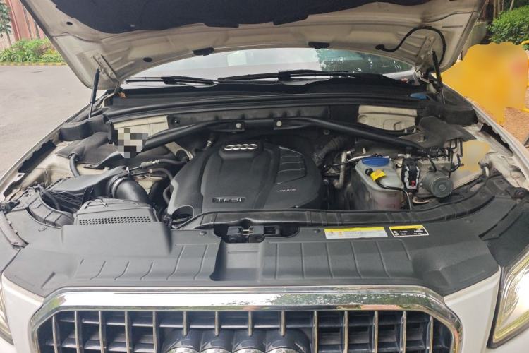 Used Audi Q5 2018 Collector's Edition 40 TFSI Technology Model Engine Bay