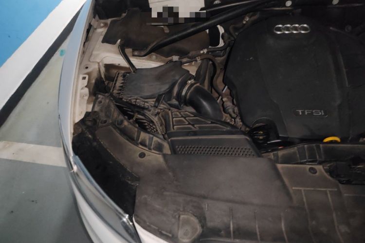 Used Audi Q5 2018 Collector's Edition 40 TFSI Technology Model Engine Bay Right