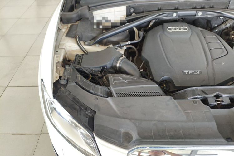 Used Audi Q5 2018 Collector's Edition 40 TFSI Technology Model Engine Bay Right