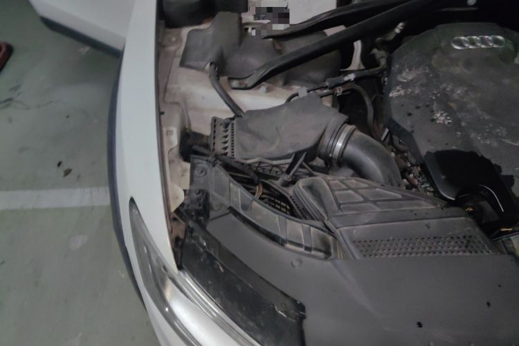 Used Audi Q5 2018 Collector's Edition 40 TFSI Technology Model Engine Bay Right