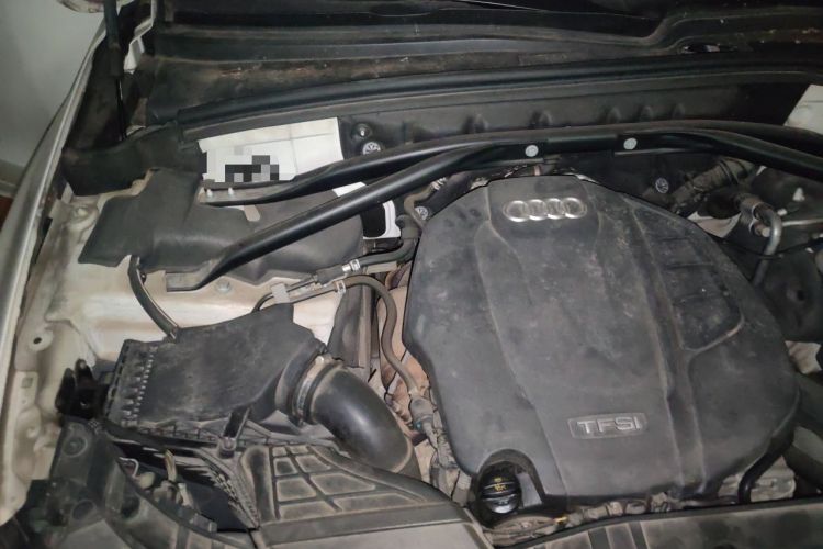 Used Audi Q5 2018 Collector's Edition 40 TFSI Technology Model Engine Bay Right