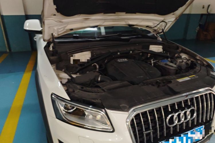 Used Audi Q5 2018 Collector's Edition 40 TFSI Technology Model Engine Bay Right