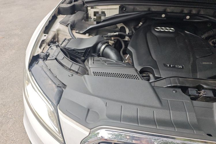 Used Audi Q5 2018 Collector's Edition 40 TFSI Technology Model Engine Bay Right