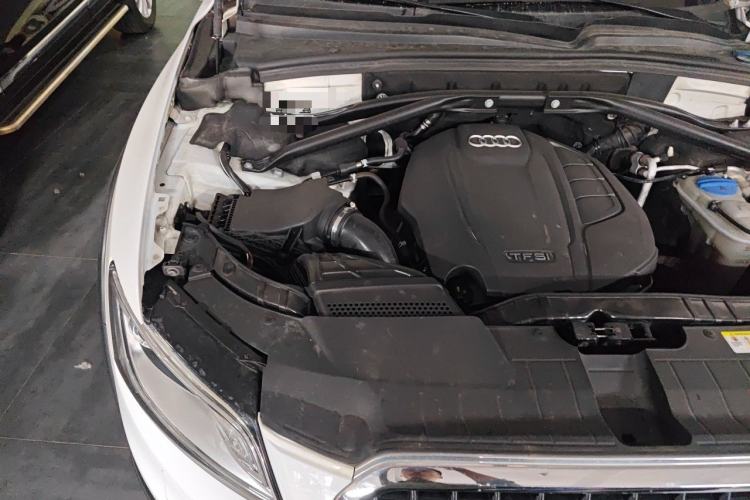 Used Audi Q5 2018 Collector's Edition 40 TFSI Technology Model Engine Bay Right