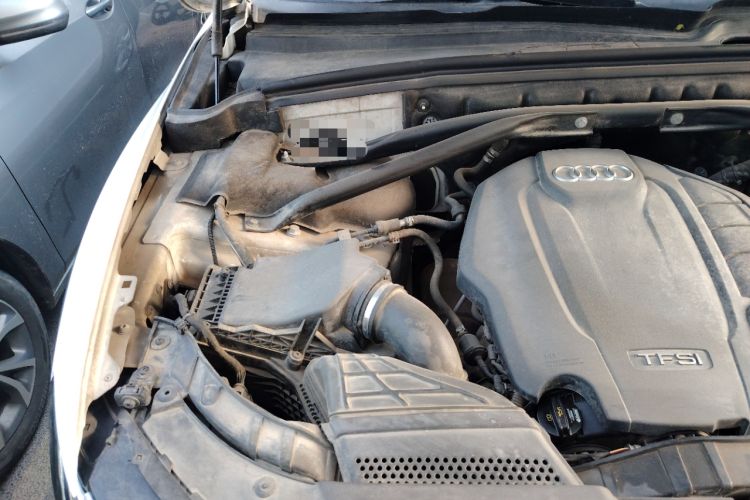 Used Audi Q5 2018 Collector's Edition 40 TFSI Technology Model Engine Bay Right