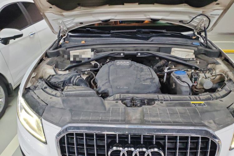 Used Audi Q5 2018 Collector's Edition 40 TFSI Technology Model Engine Bay Right