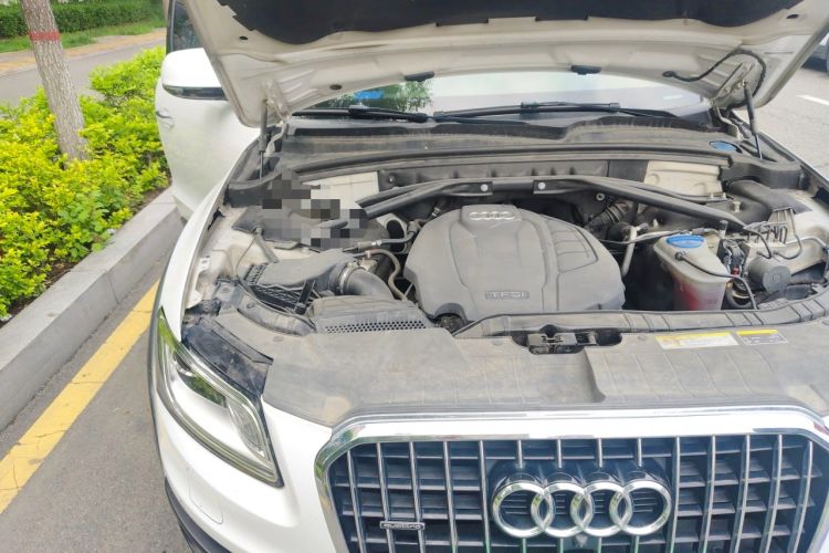 Used Audi Q5 2018 Collector's Edition 40 TFSI Technology Model Engine Bay Right