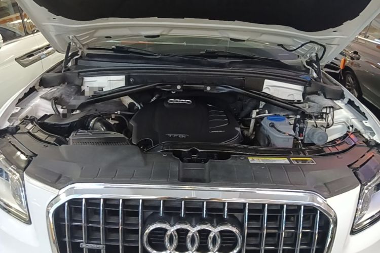 Used Audi Q5 2018 Collector's Edition 40 TFSI Technology Model Engine Bay
