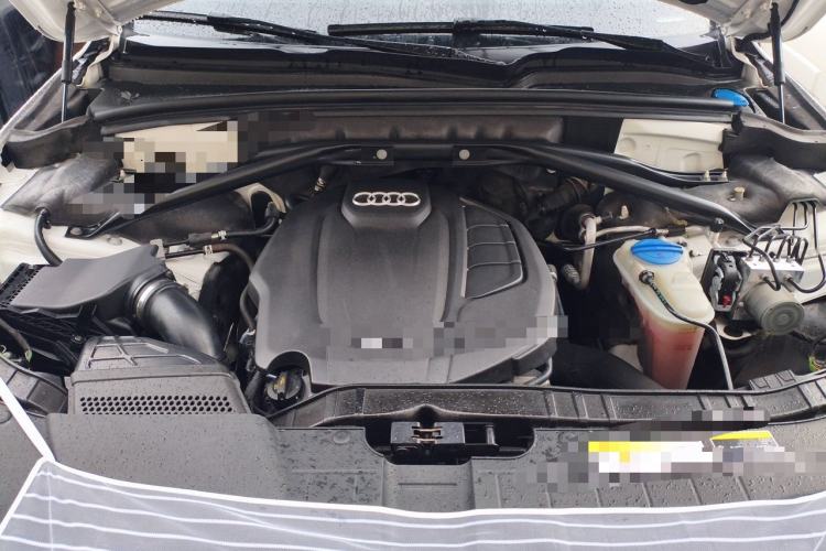 Used Audi Q5 2018 Collector's Edition 40 TFSI Technology Model Engine Bay