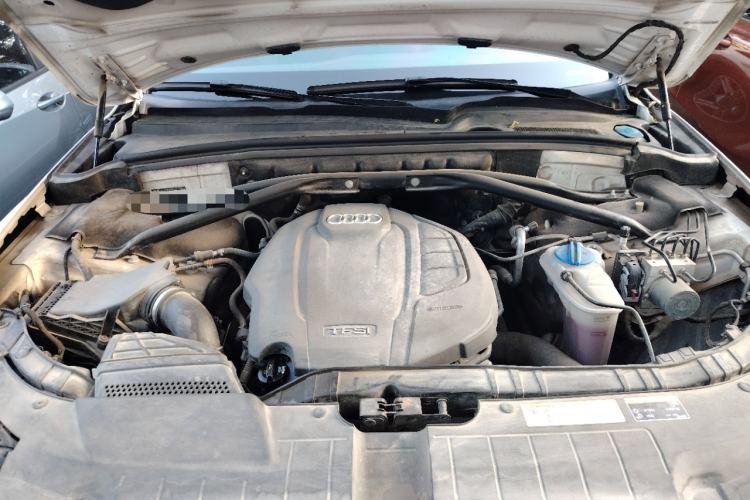 Used Audi Q5 2018 Collector's Edition 40 TFSI Technology Model Engine Bay
