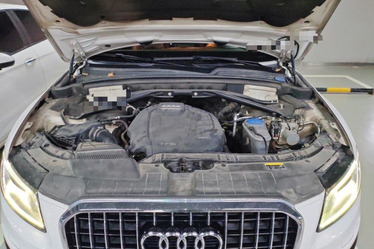 Used Audi Q5 2018 Collector's Edition 40 TFSI Technology Model Engine Bay