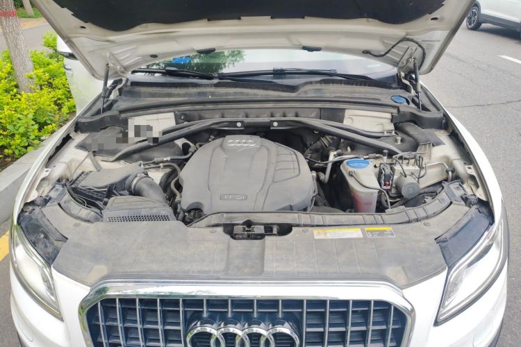 Used Audi Q5 2018 Collector's Edition 40 TFSI Technology Model Engine Bay