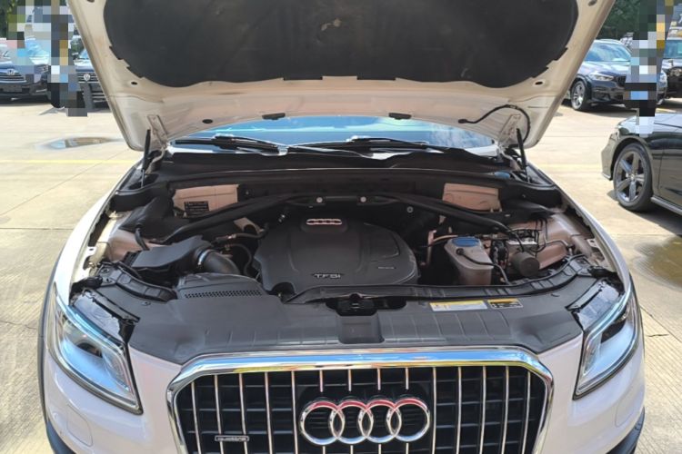 Used Audi Q5 2018 Collector's Edition 40 TFSI Technology Model Engine Bay
