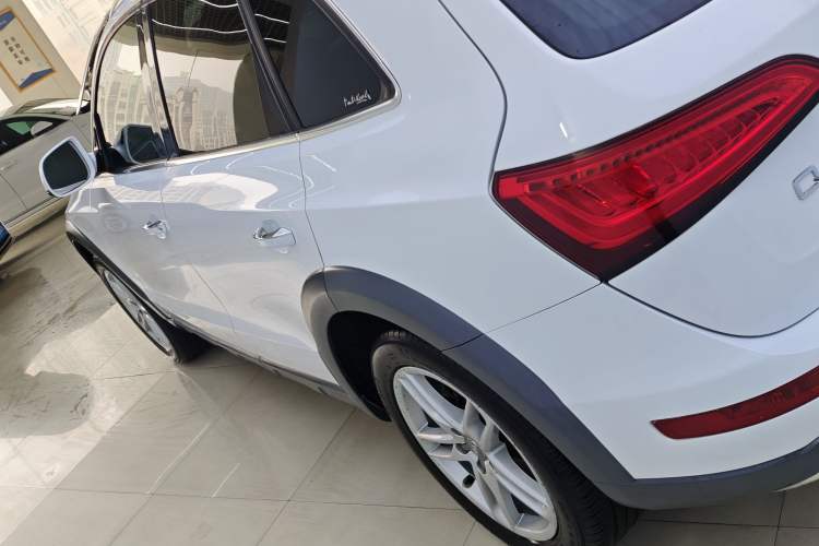 Used Audi Q5 2018 Collector's Edition 40 TFSI Technology Model Exterior 1