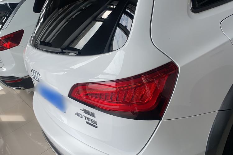 Used Audi Q5 2018 Collector's Edition 40 TFSI Technology Model Exterior 2