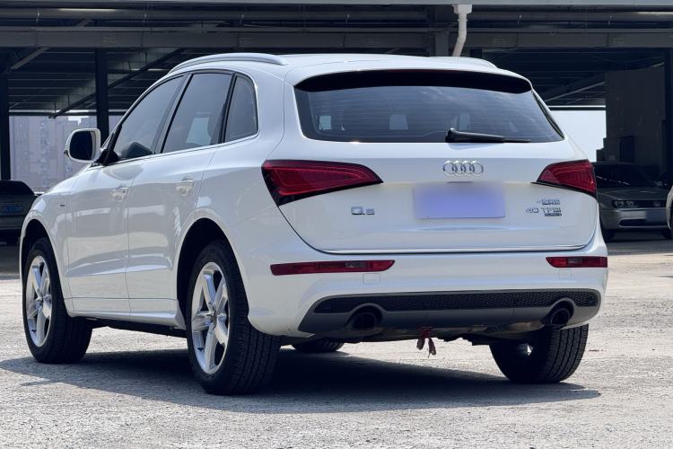 Used Audi Q5 2018 Collector's Edition 40 TFSI Ambition Model Exterior 3