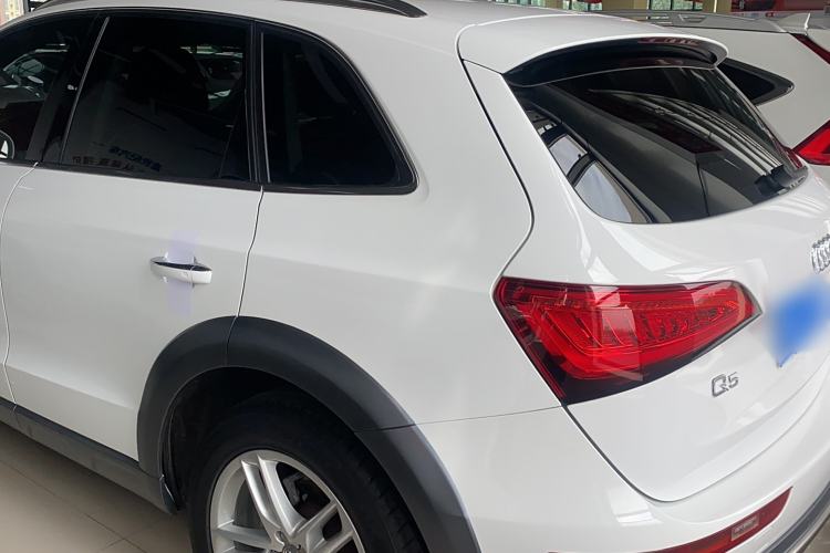 Used Audi Q5 2018 Collector's Edition 40 TFSI Technology Model Exterior 3