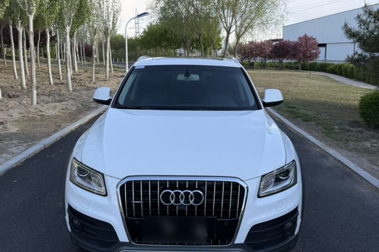Used Audi Q5 2018 Collector's Edition 40 TFSI Technology Model Exterior 4