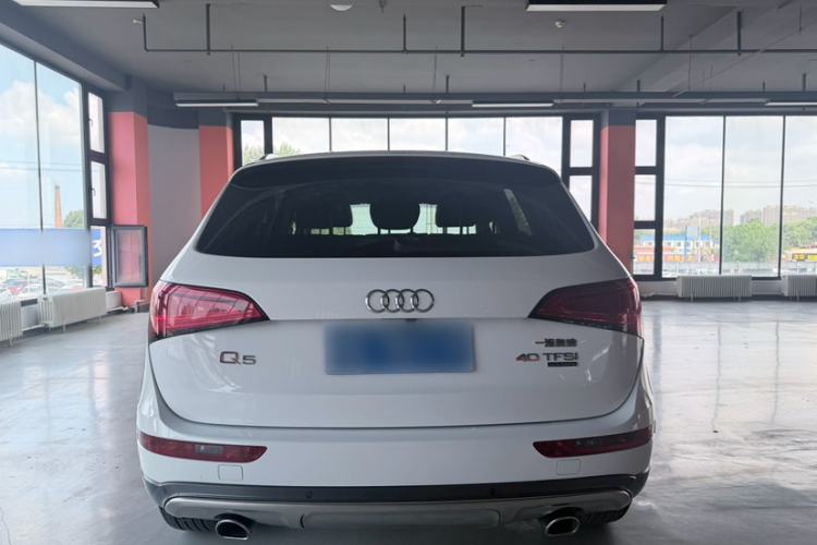 Used Audi Q5 2018 Collector's Edition 40 TFSI Technology Model Exterior 4