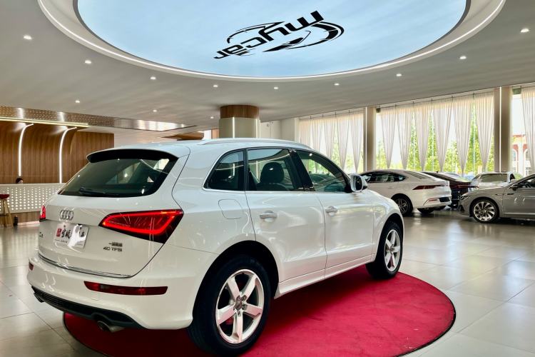 Used Audi Q5 2018 Collector's Edition 40 TFSI Ambition Model Exterior 5