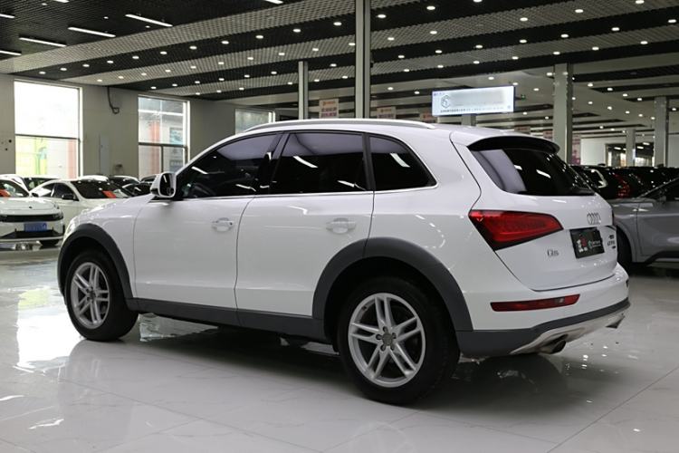 Used Audi Q5 2018 Collector's Edition 40 TFSI Technology Model Exterior 5