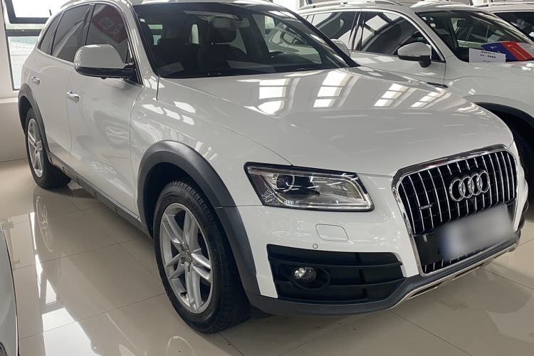 Used Audi Q5 2018 Collector's Edition 40 TFSI Technology Model Exterior 5