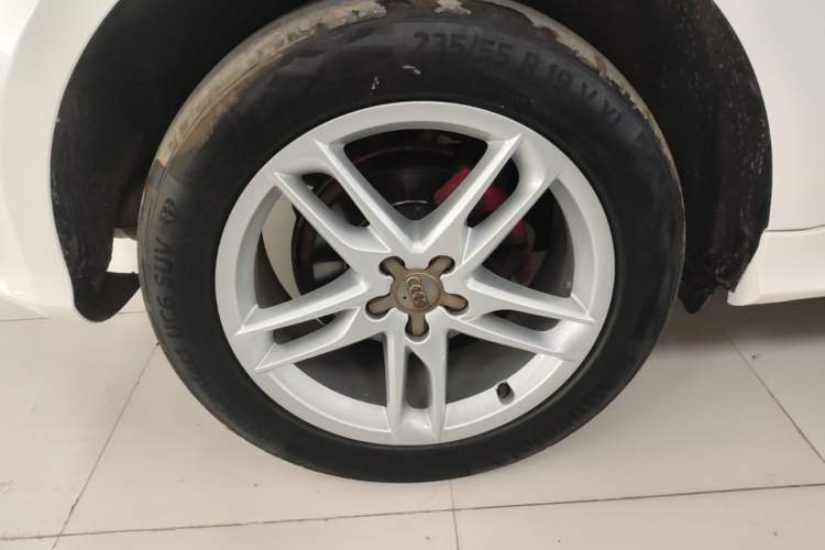 Used Audi Q5 2018 Collector's Edition 40 TFSI Technology Model Exterior 5