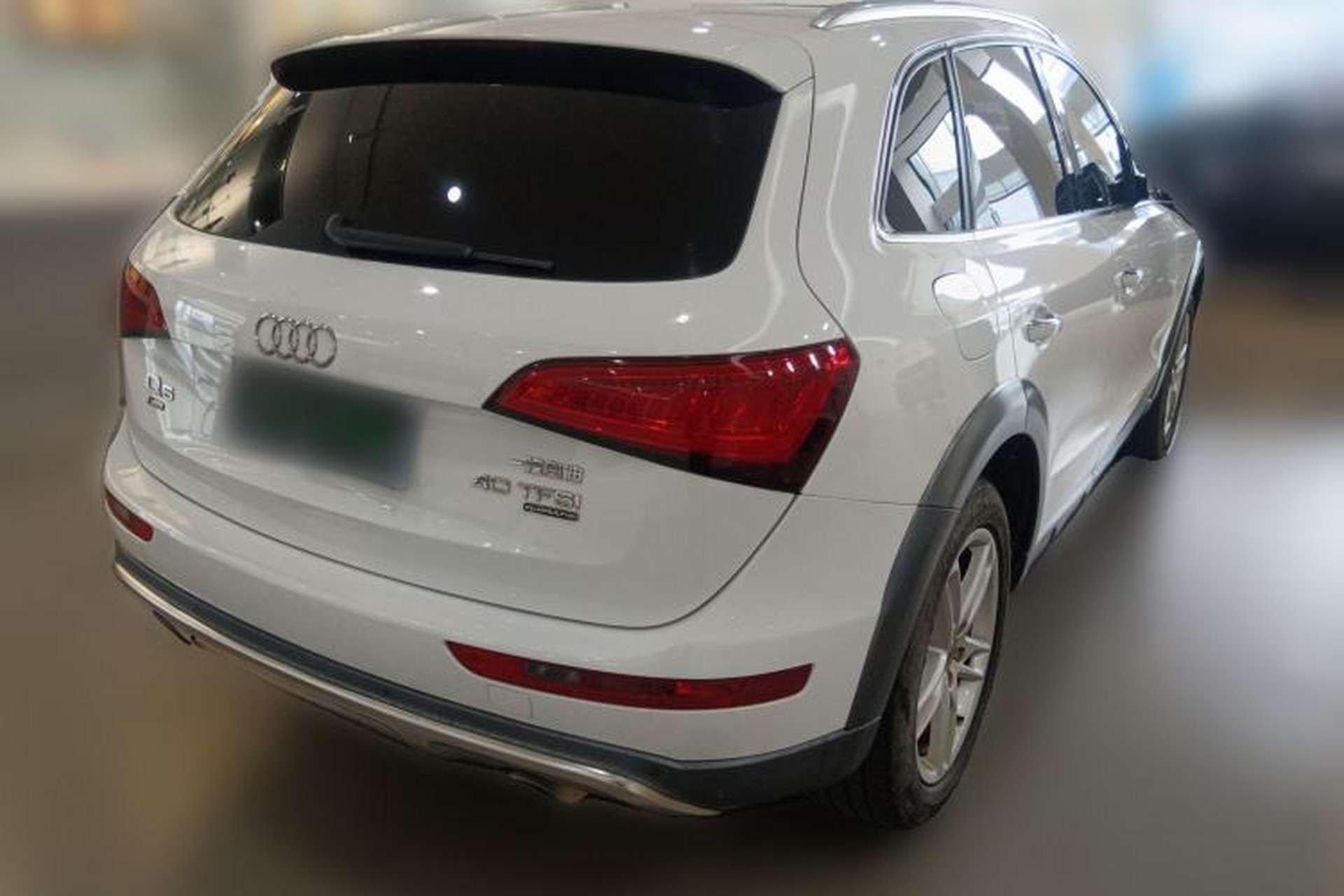 Used Audi Q5 2018 Collector's Edition 40 TFSI Technology Model Exterior 5