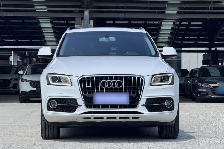 Used Audi Q5 2018 Collector's Edition 40 TFSI Ambition Model Exterior 6